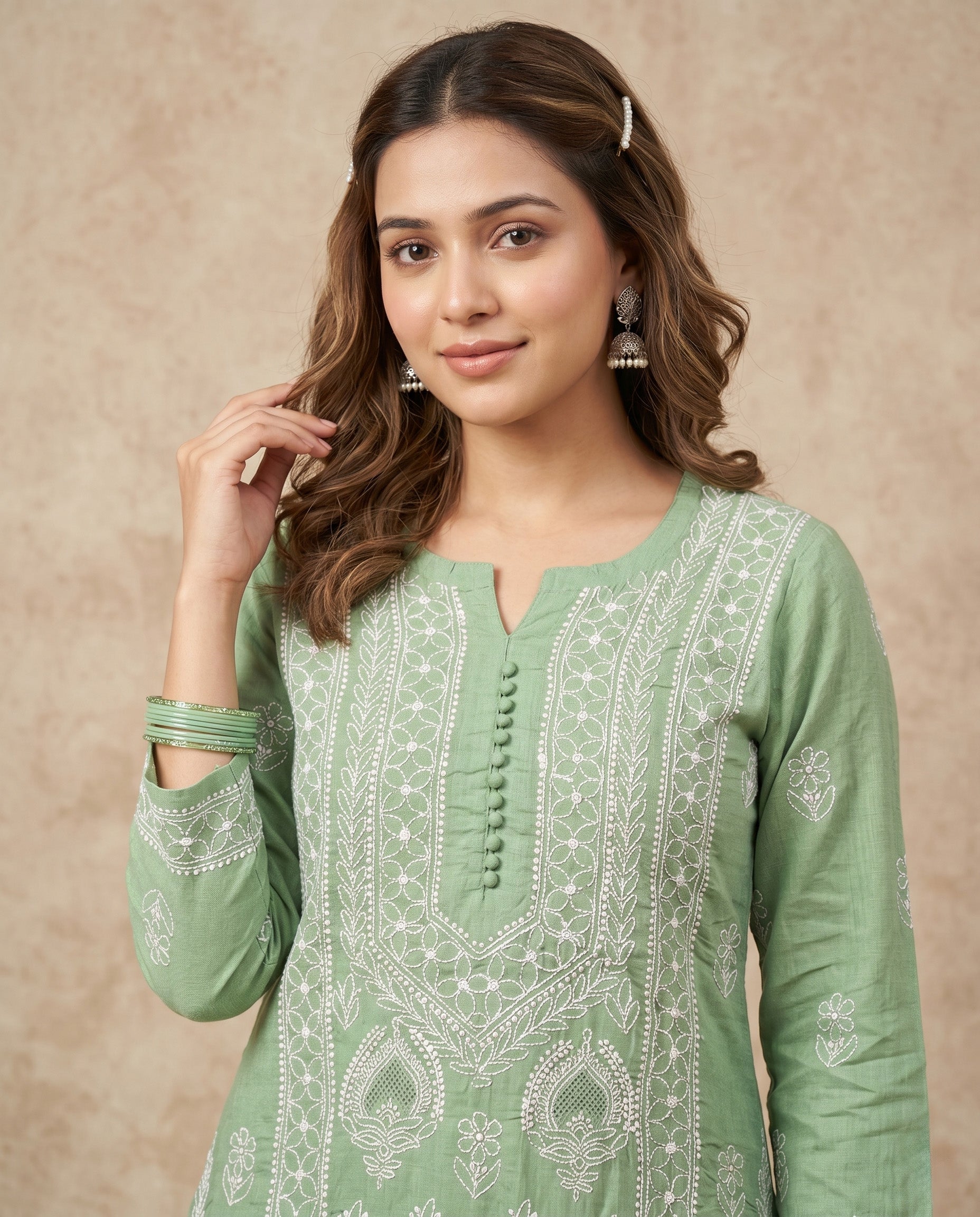 Women Floral Embroidered Chikankari Floral Kurta