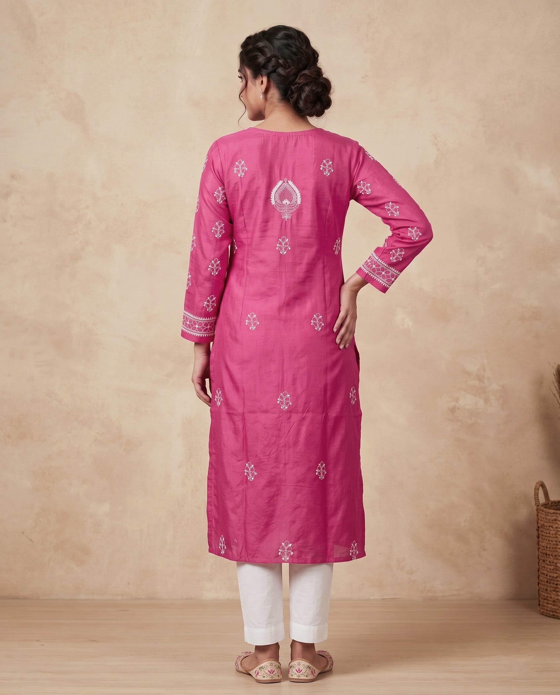 Women Floral Embroidered Chikankari Floral Kurta