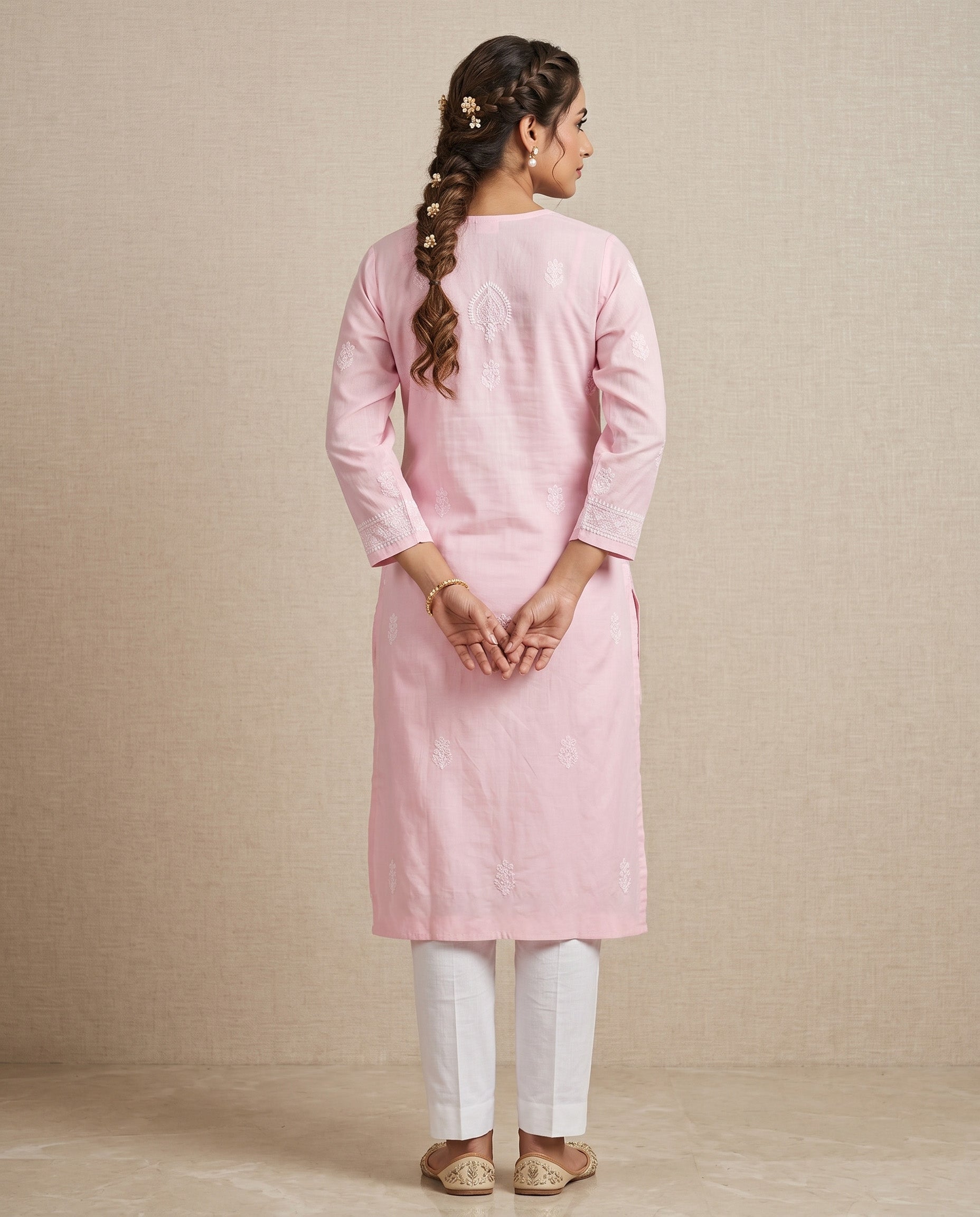 Women Floral Embroidered Chikankari Floral Kurta