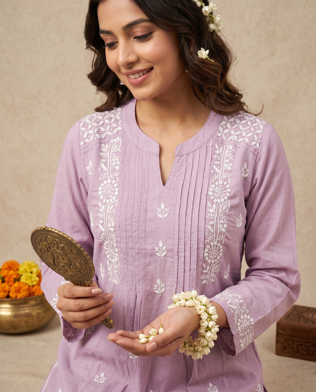 Women Floral Embroidered Chikankari Floral Kurta
