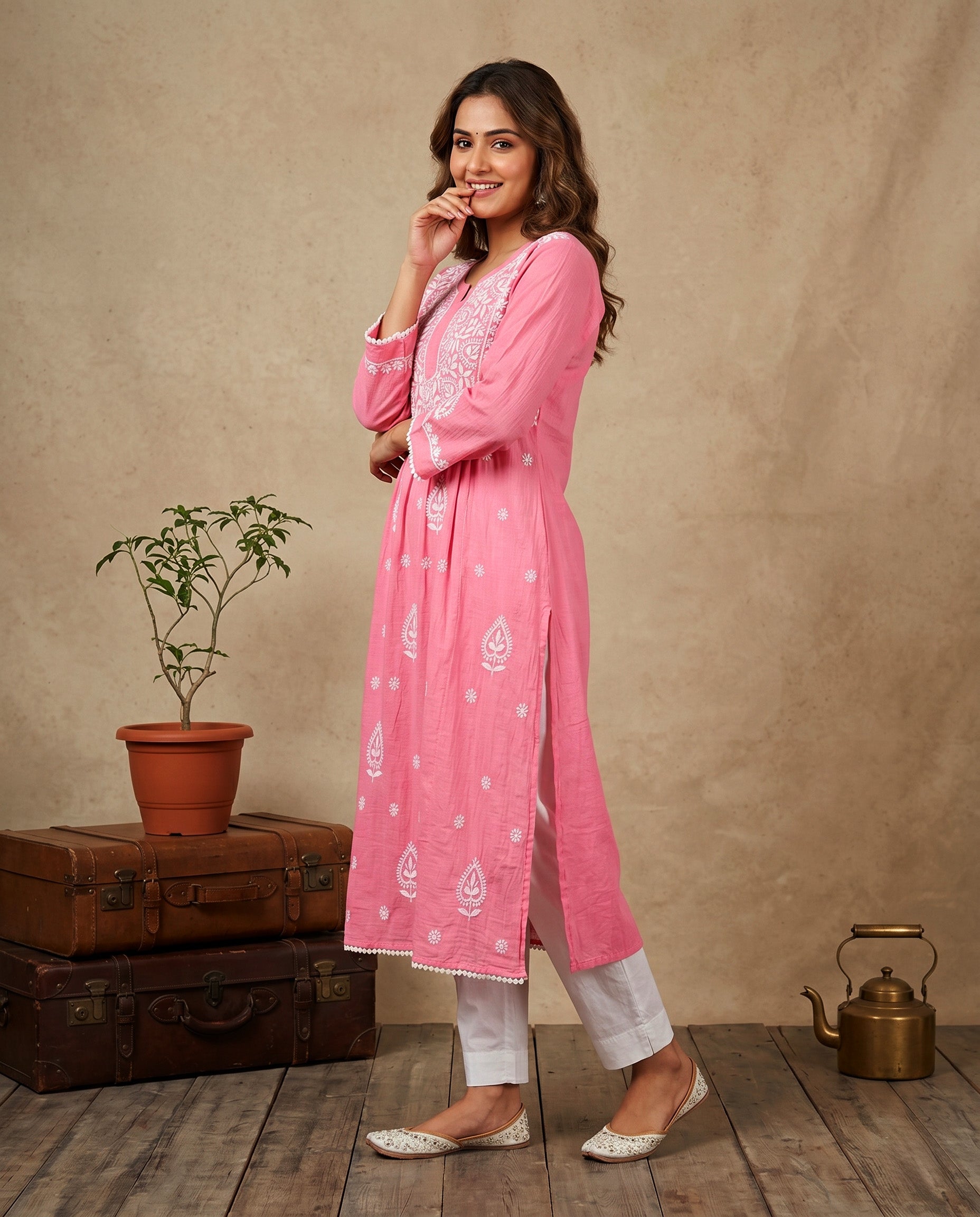 Women Floral Embroidered Chikankari Floral Kurta
