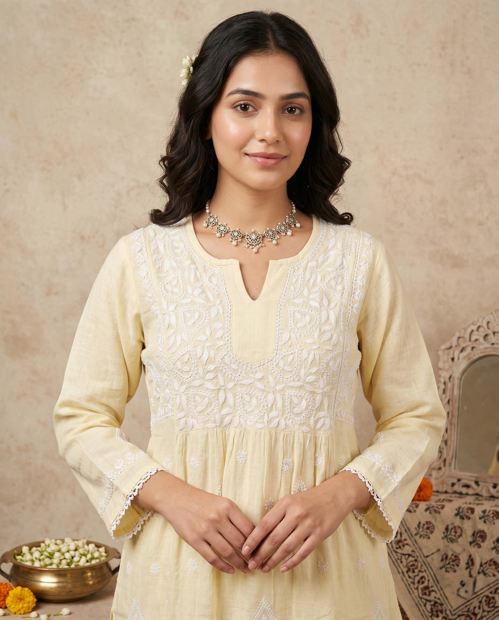 Women Floral Embroidered Chikankari Floral Kurta