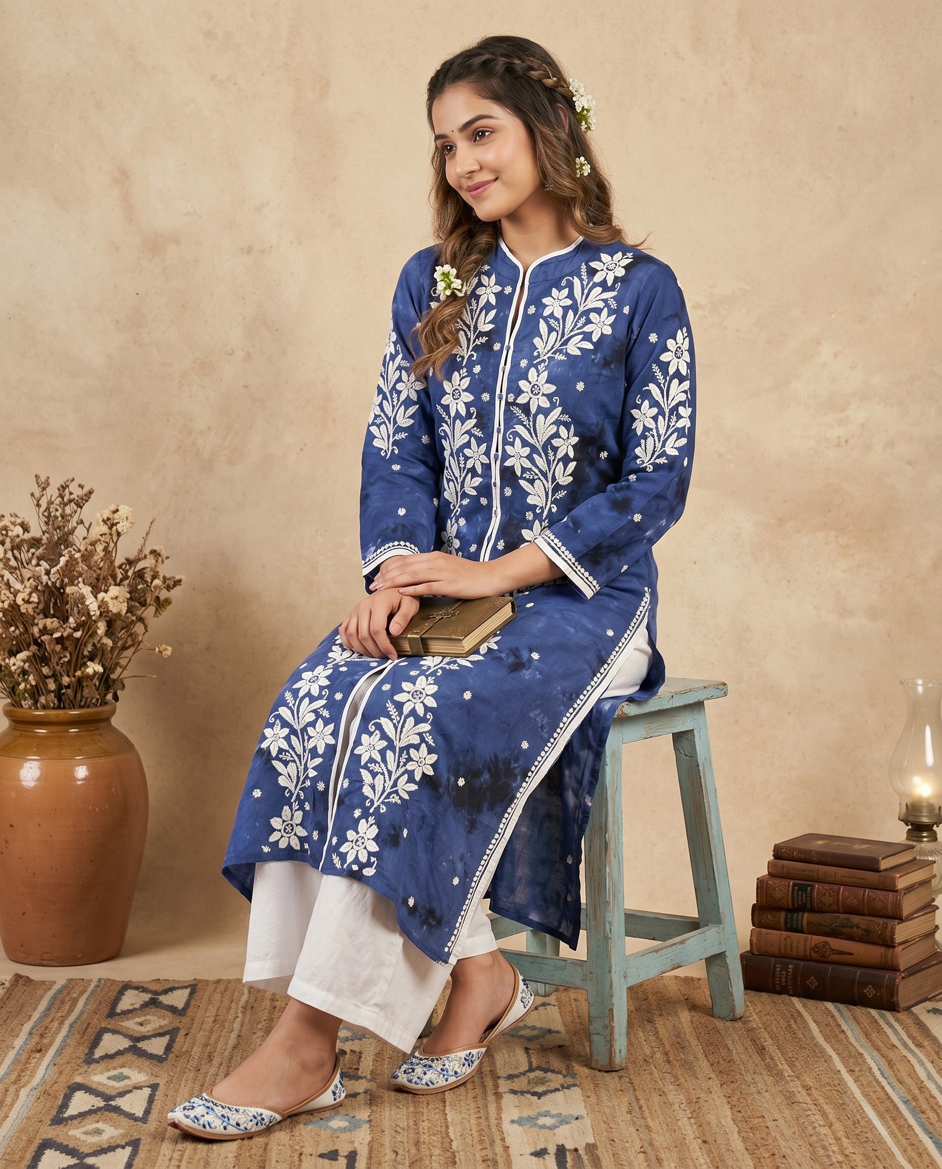 Women Floral Embroidered Chikankari Floral Kurta